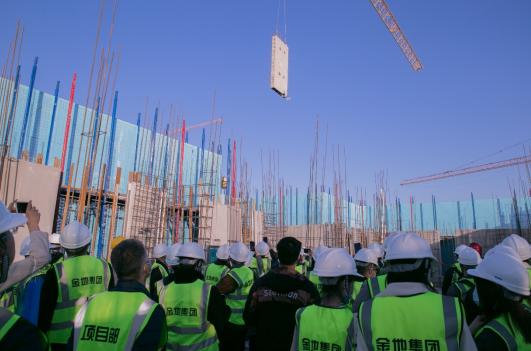 点击看大图 辽宁现代建筑产业技术交流大会金地峯范项目观摩现场