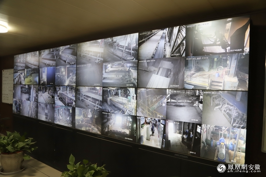 自动化生产车间大大提升了生产效率。