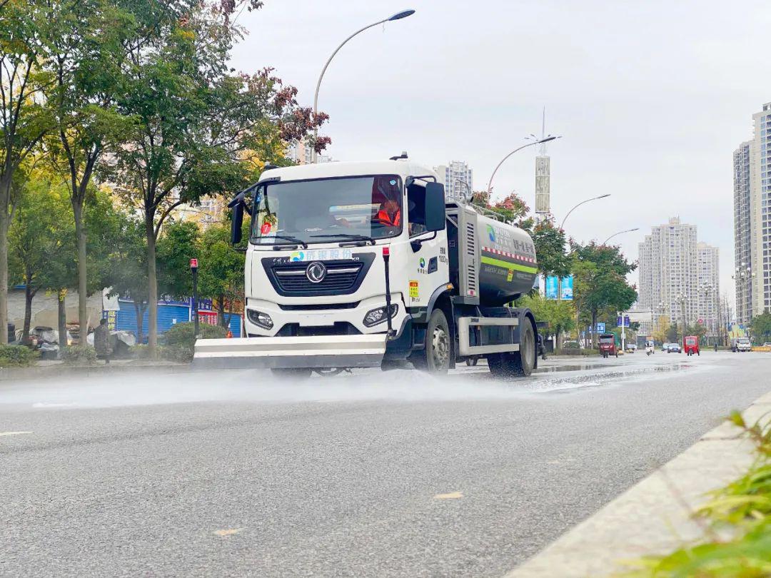 万里春风织锦绣,载誉领航写芳华|侨银股份获荣誉大满贯