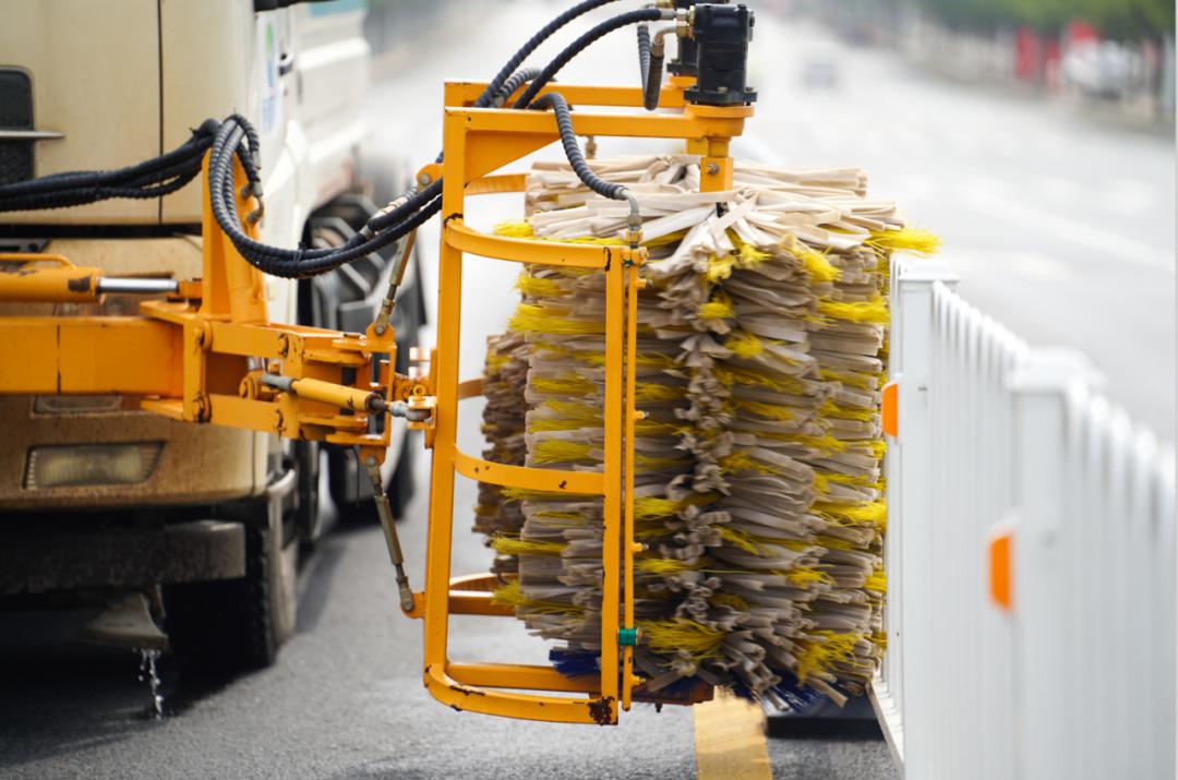 万里春风织锦绣,载誉领航写芳华|侨银股份获荣誉大满贯