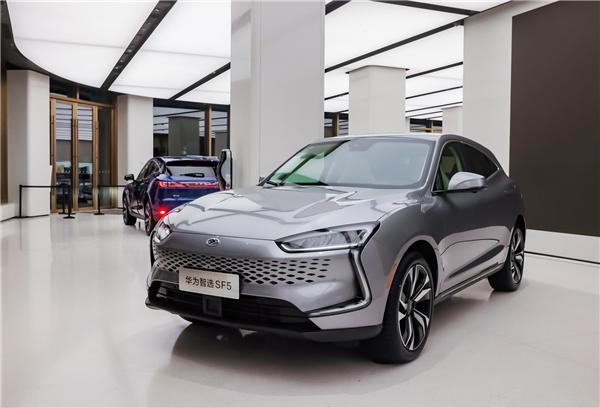 赛力斯:SF5并未停产已重新接受预订