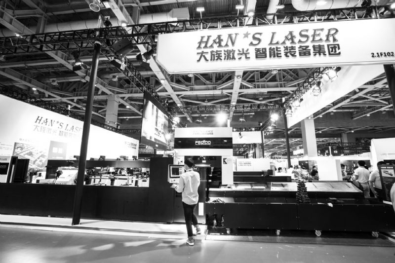 大族激光净利倍增董监高争相减持超百次高云峰套现11亿股票质押率仍高达60%