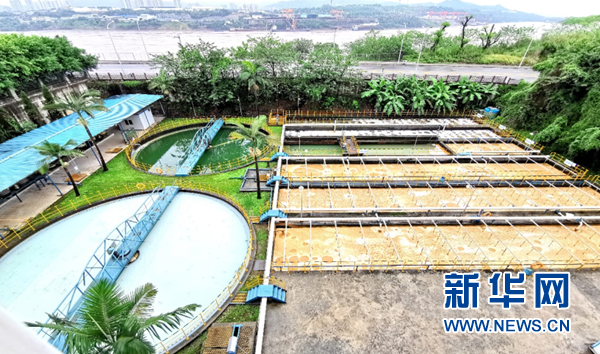 图为重庆国际复合材料股份有限公司污水处理设备。新华网发(受访单位供图)