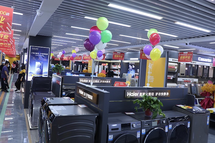 点击看大图 (图:神木店开业现场)