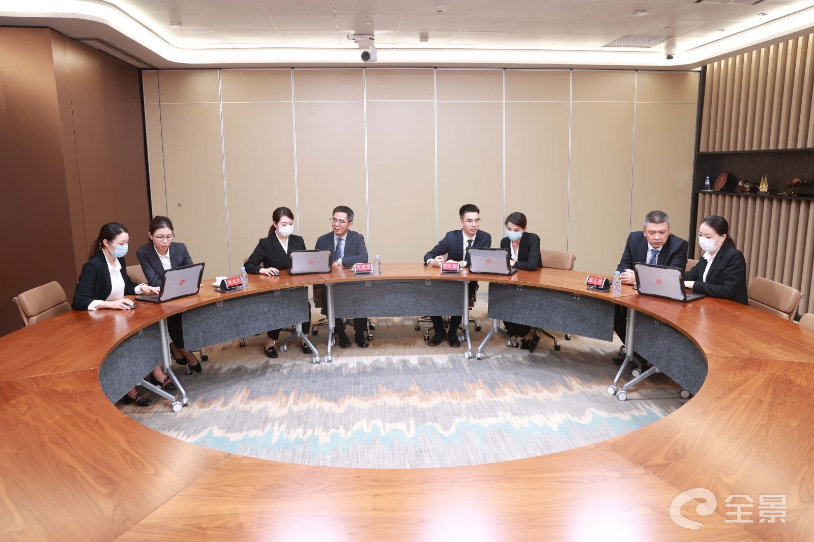 问答现场.jpg 问答现场.jpg