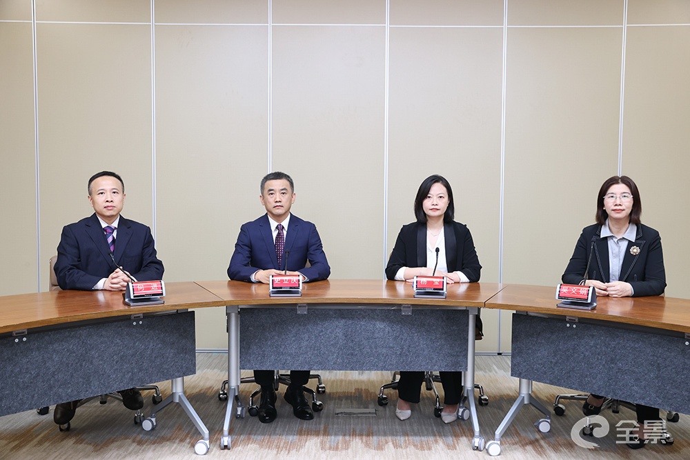 答题现场.jpg 答题现场.jpg