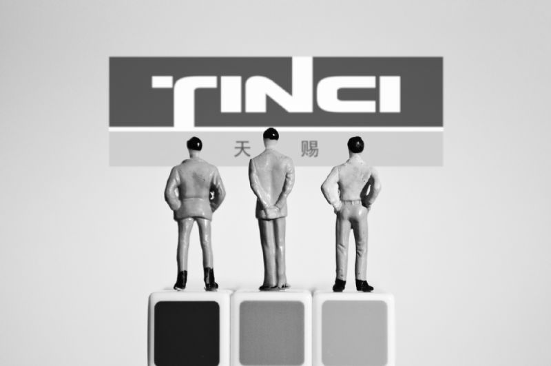 天赐材料推1折股权激励四高管人均9.6万股考核目标半年完成74%被指利益输送