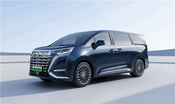 一箱油1040公里!比亚迪腾势D9上市一小时大定车主已破万