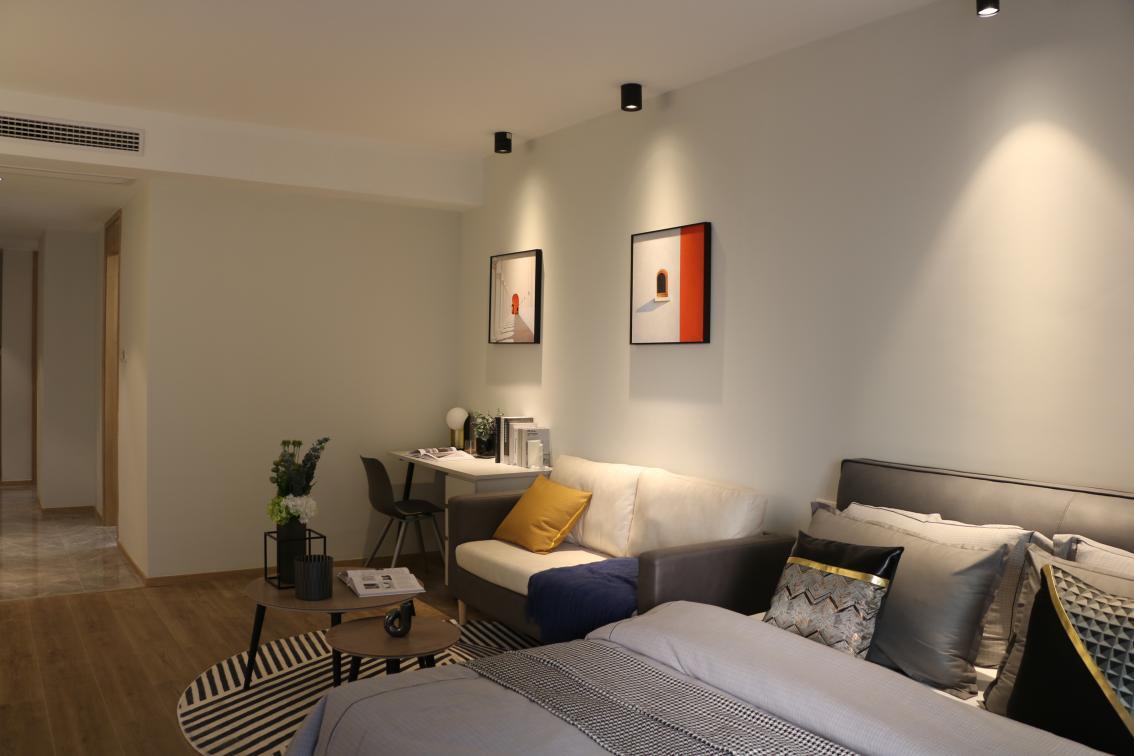 76876878.jpg 76876878.jpg