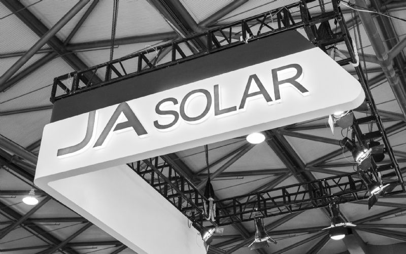 晶澳科技单季营收首超200亿再投15.65亿加码一体化产能建设