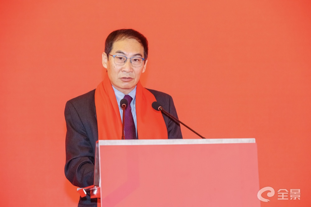 泓博医药董事长、总经理陈平.png 泓博医药董事长、总经理陈平.png