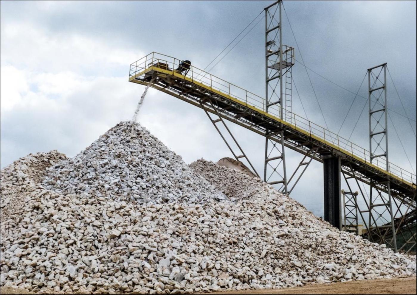 石灰石,来源于视觉中国