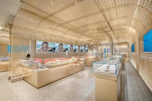 潮宏基推出非遗花丝概念店走入年轻人的世界,让非遗新生