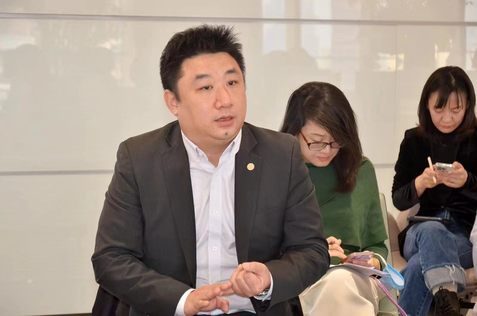 ƽгϯҵЭᡰδɳͶ˽ᡱͬ̽ɫ+ͶС