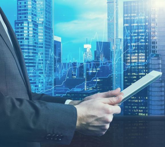 AI大模型群雄并起时,为何润和软件选择错位竞争? AI大模型群雄并起时,为何润和软件选择错位竞争?