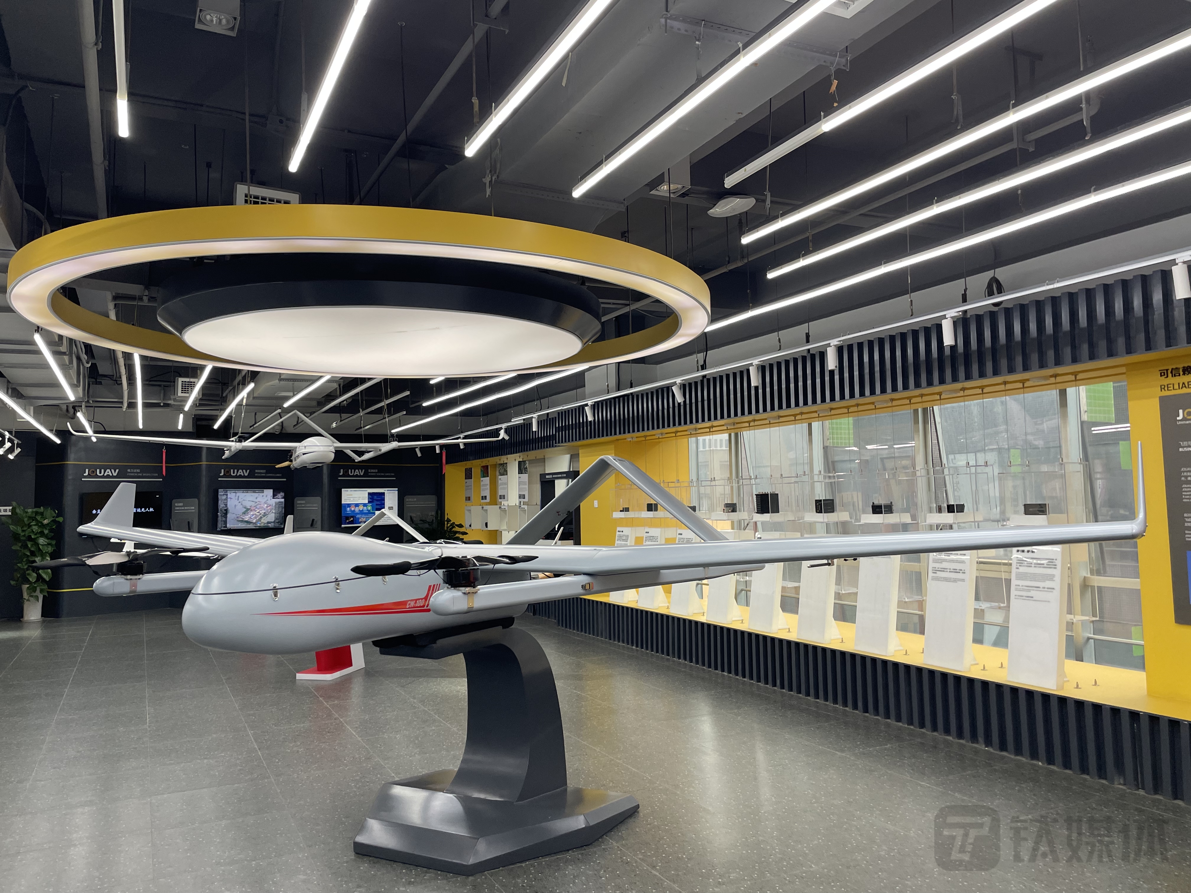 (纵横股份产品展示,来源:钛媒体APP拍摄)