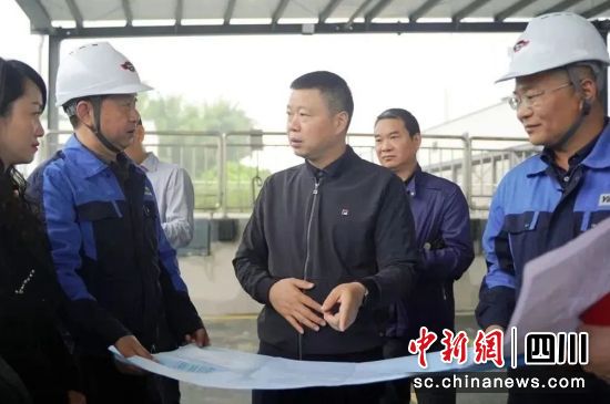 调研现场。雨城融媒供图 调研现场。雨城融媒供图