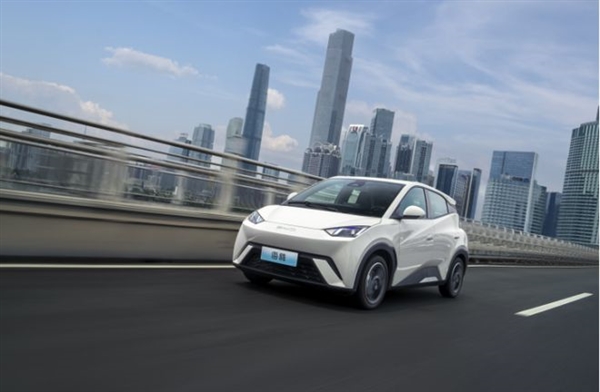 比亚迪海鸥新版上线:猛男也可以买白色最低配了