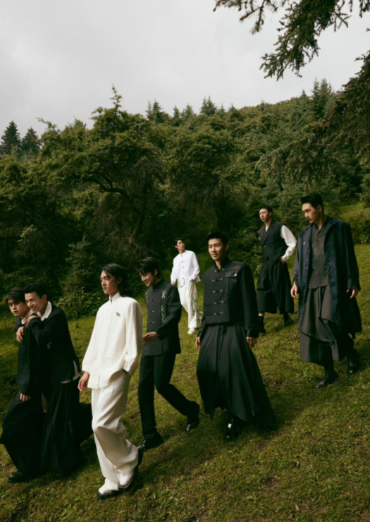 欢瑞世纪官宣8位新人遭吐槽,吓得官微关闭评论!