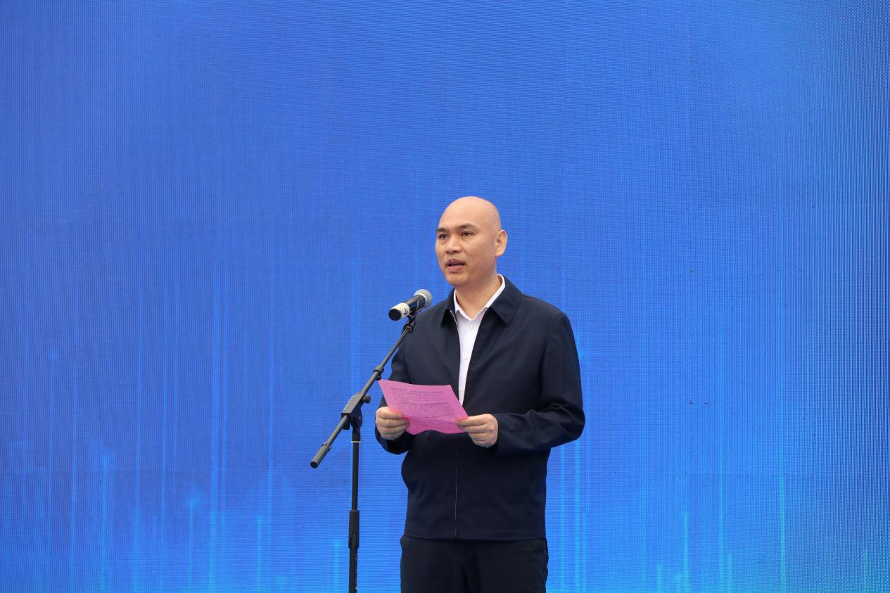 安徽建工集团股份有限公司副总经理、安徽建工工业化集团党委书记、董事长朱忠明致辞。人民网记者高飞跃摄