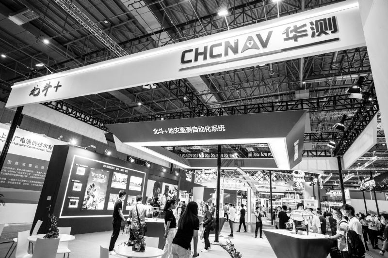 华测导航构筑核心技术壁垒研发费率超15%发力四大应用板块前三季预盈2.8亿增三成