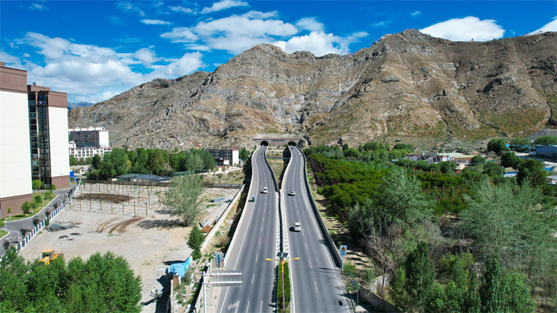 拉萨市环城路。安徽建工集团供图