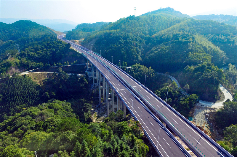 仁新高速。安徽建工集团供图