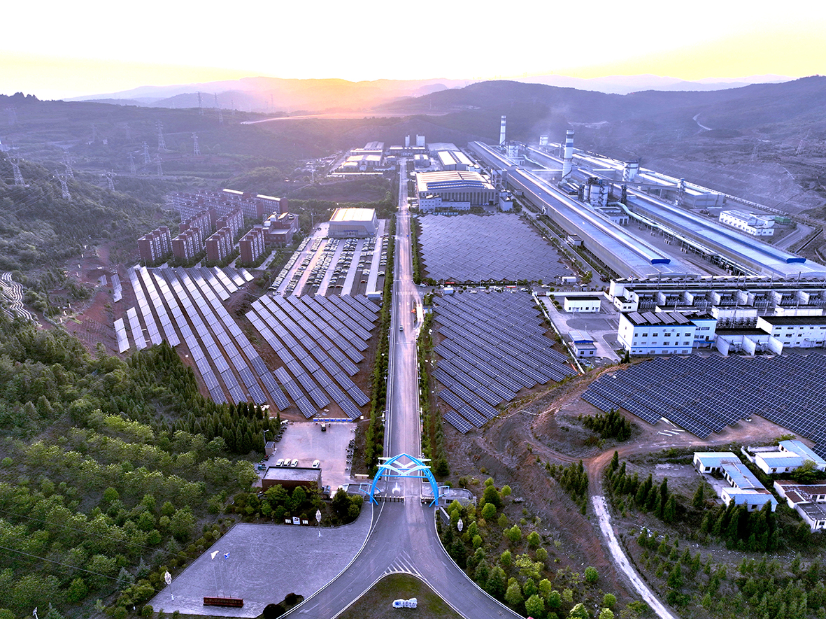 图为云铝泽鑫分布式光伏项目全景(云铝泽鑫周航摄).jpg 图为云铝泽鑫分布式光伏项目全景(云铝泽鑫周航摄).jpg