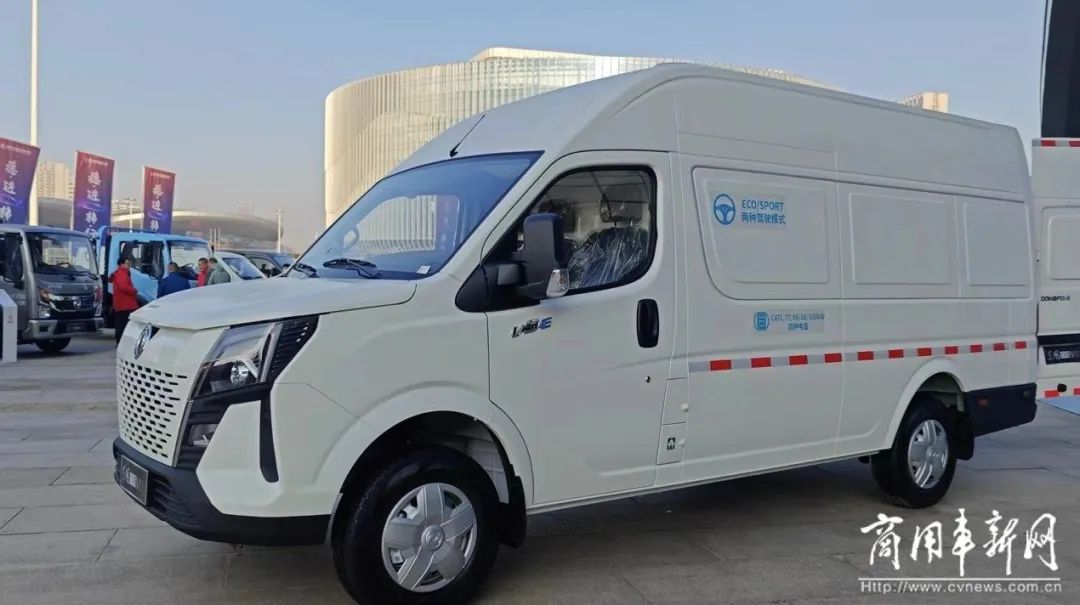 11.9方最大容积,550公里极限续航!东风汽车股份亮出纯电大VAN“新武器”