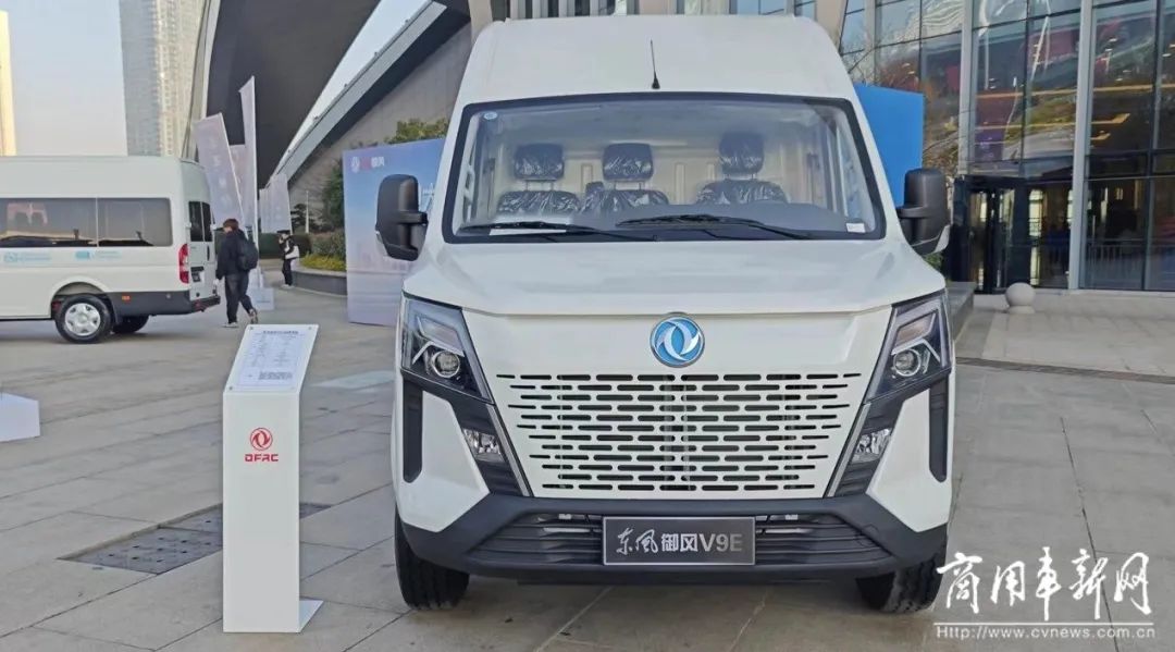 11.9方最大容积,550公里极限续航!东风汽车股份亮出纯电大VAN“新武器”