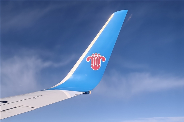 南方航空宣布调整客票退改规则:免费退改范围扩大、因病退改规则放宽