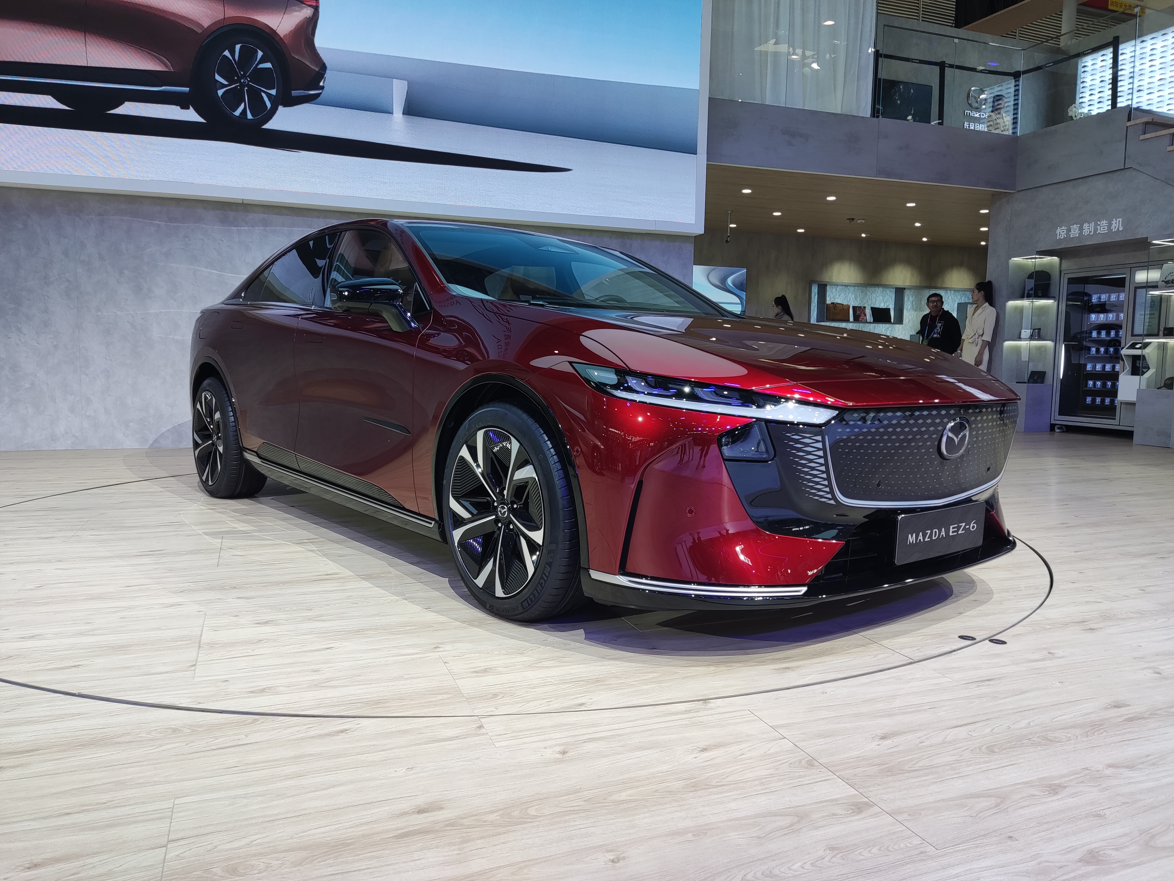 北京车展马自达EZ-6发布,社长毛笼胜弘表示将加强与长安汽车合作