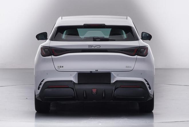 又一款纯电猎装来了比亚迪全新轿跑实图曝光