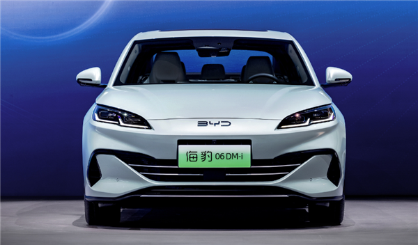 搭载比亚迪第五代DM-i混动海豹06续航曝光:满油满电近2000公里