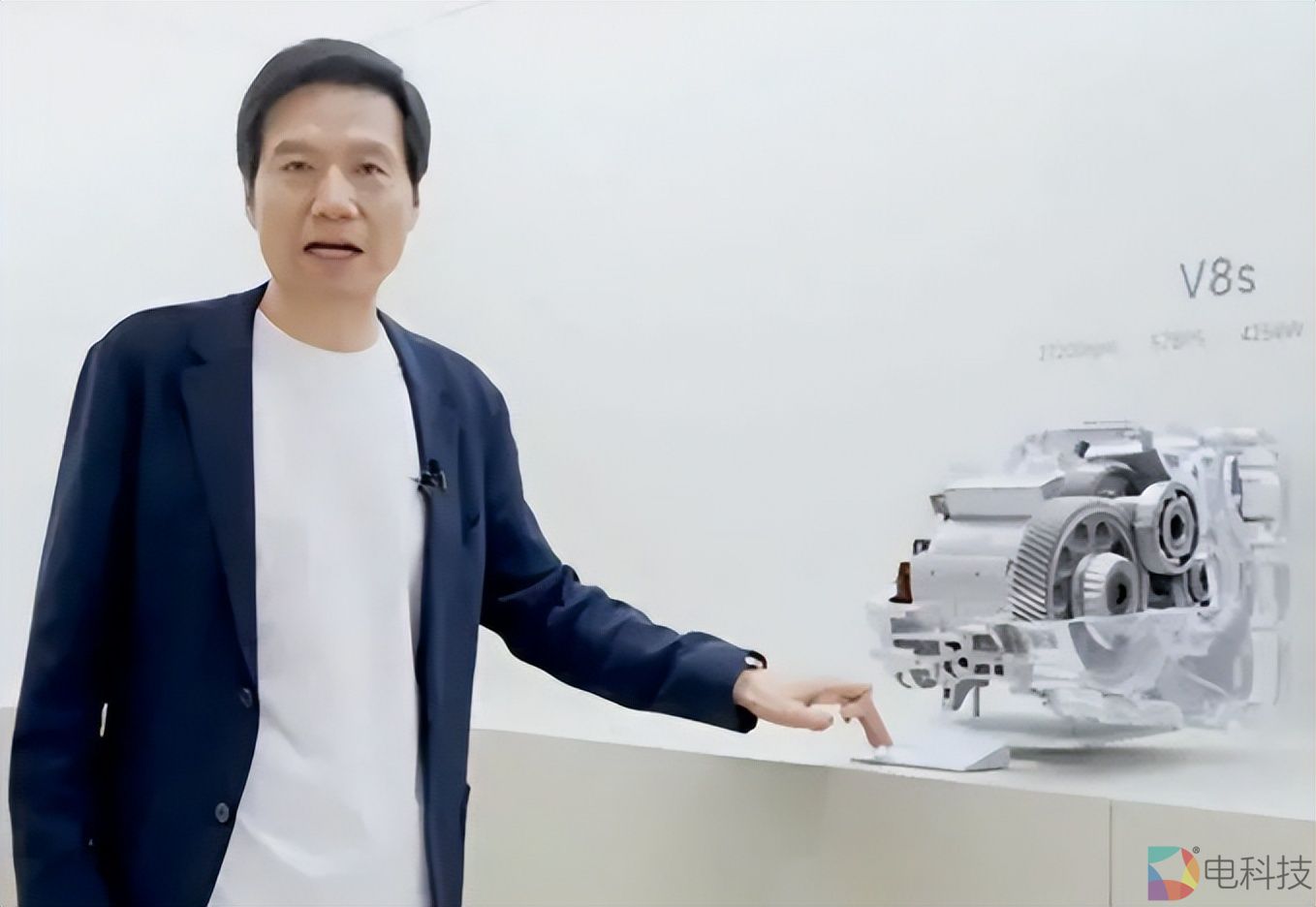 雷军v8s