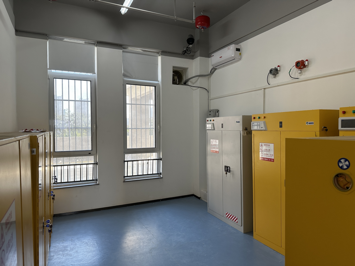 海尔生物医疗中学危化品集中管理模式落地青岛夯实校园“安全网”