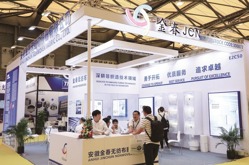 金春股份首季转亏股价跌90%项目不及预期两亏损一终止