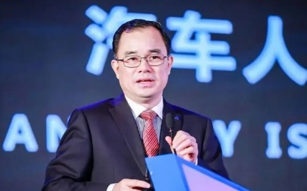 长安汽车董事长朱华荣:车企造出自燃车是行业耻辱 长安汽车董事长朱华荣:车企造出自燃车是行业耻辱