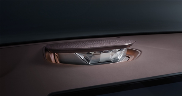 比亚迪首款D级智能豪华旗舰GT!腾势Z9GT高清图曝光:内置2个冰箱