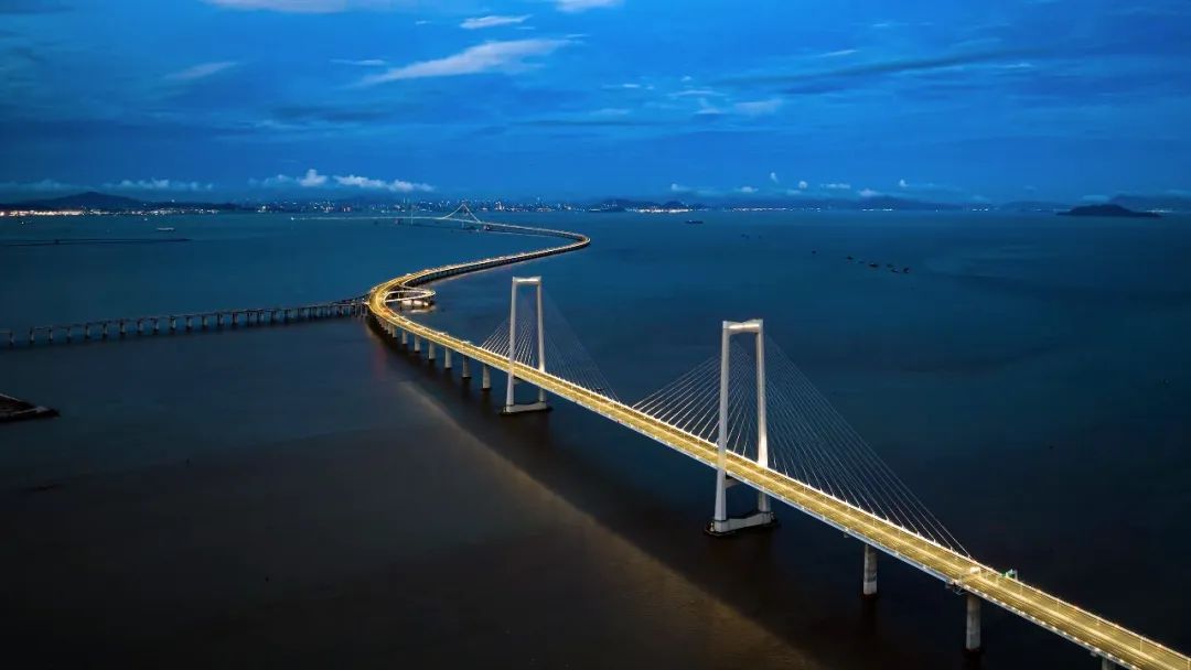 佛山照明与佛山建发绿色建材有限公司签署战略合作协议 佛山照明与佛山建发绿色建材有限公司签署战略合作协议