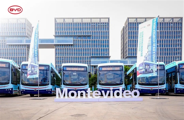 国产车出海加速比亚迪向乌拉圭交付100台12米纯电大巴