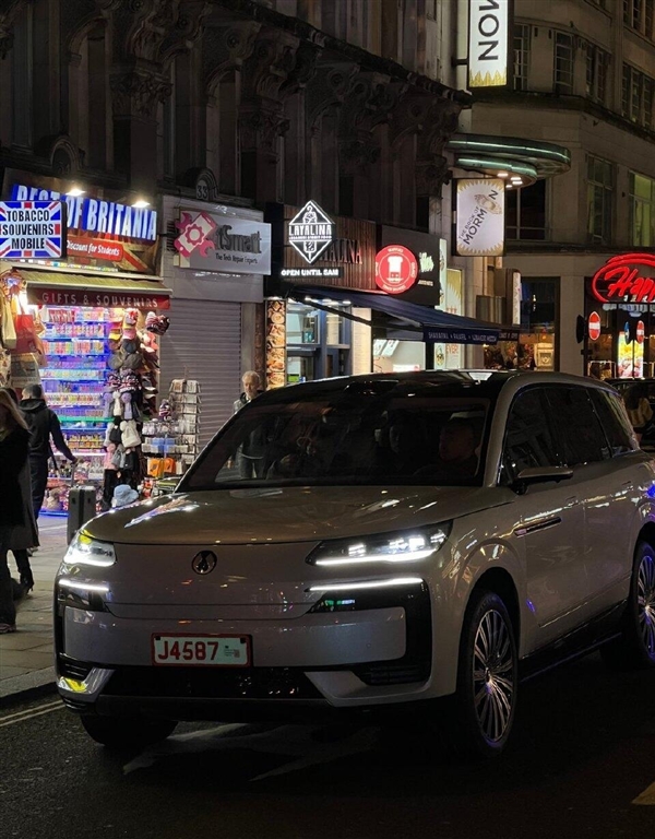 路虎揽胜同级比亚迪又一旗舰SUV:腾势N9实车海外曝光