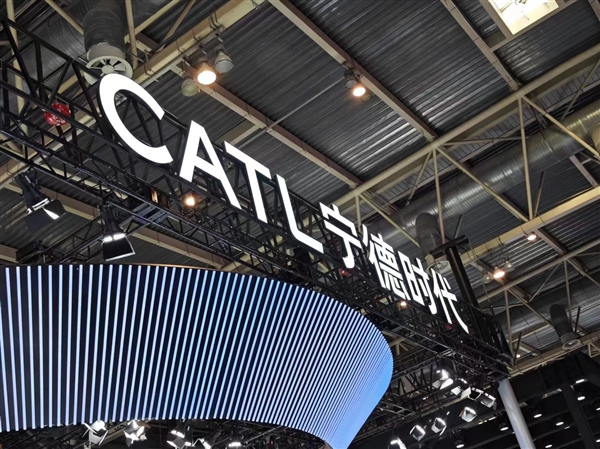 宁德时代降价10%助力特斯拉,平均毛利率提升2个百分点