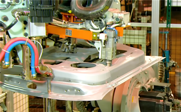 新势力们交不出车就因为这个很普通的零件