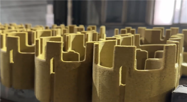 新势力们交不出车就因为这个很普通的零件