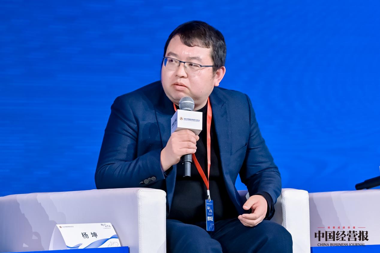 1734023662335866.jpg 杨坤.jpg