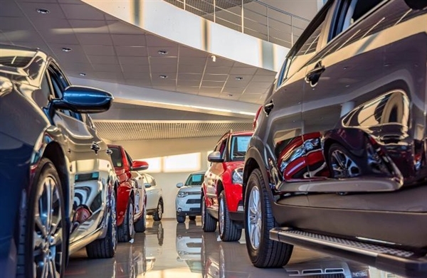 继退市、裁员后广汇汽车又雪上加霜:被强制执行10.4亿元