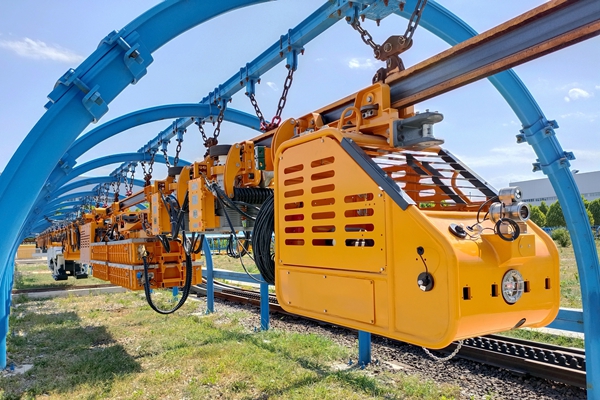 202412/1871077750868025346.jpg 防爆锂电池单轨吊机车x.jpg