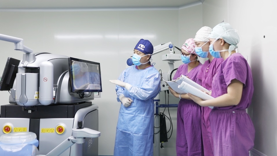 何氏眼科获评第三届“新华信用金兰杯”社会责任优秀案例