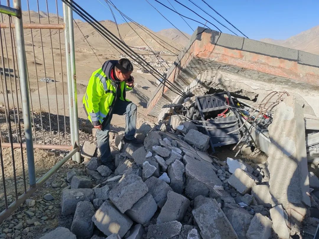 Ӧͻ飬йƶ䱸30KVAͻ糵6ǵ绰1ױЯʽǻվ5̨Яʽͻ14ͬʱйƶع˾տֹ˾Э80̨ͻ17յ